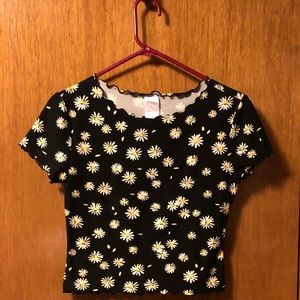 Black shirt with white daisies ( girls 7-9)